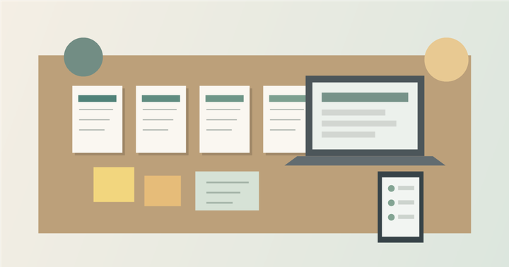 木質辦公桌上放著筆電、步驟卡片、手機、便利貼與整理中的使用教學流程頁，呈現台灣中小企業規劃新客上手內容的情境